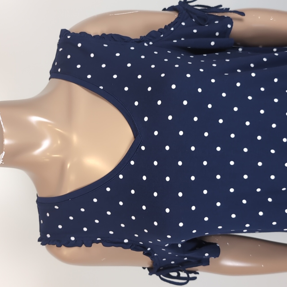 💠 REITMANS Cold Shoulder Polka Dot Top Ruffle Short Sleeve Vneck Navy Blouse - Picture 2 of 9